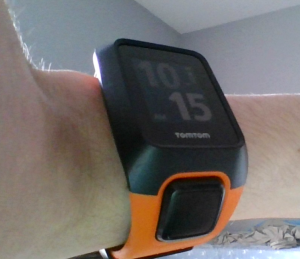Đồng hồ GPS hiển thị pace và nhịp tim