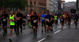 Đông runner thi đấu giải half marathon trên phố